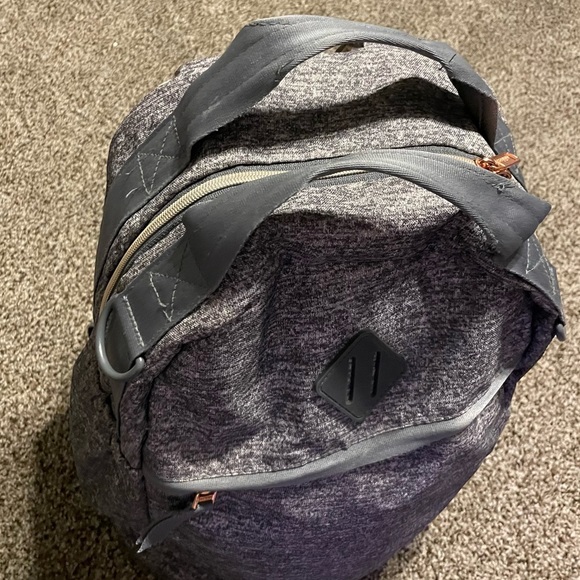 Adidas backpack gray and light pink in great condition! - Picture 6 of 8